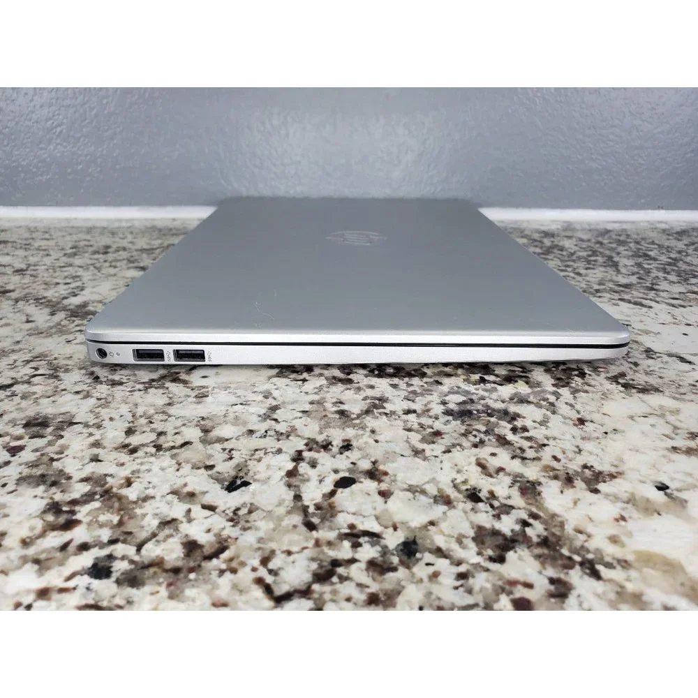 HP 15.6
